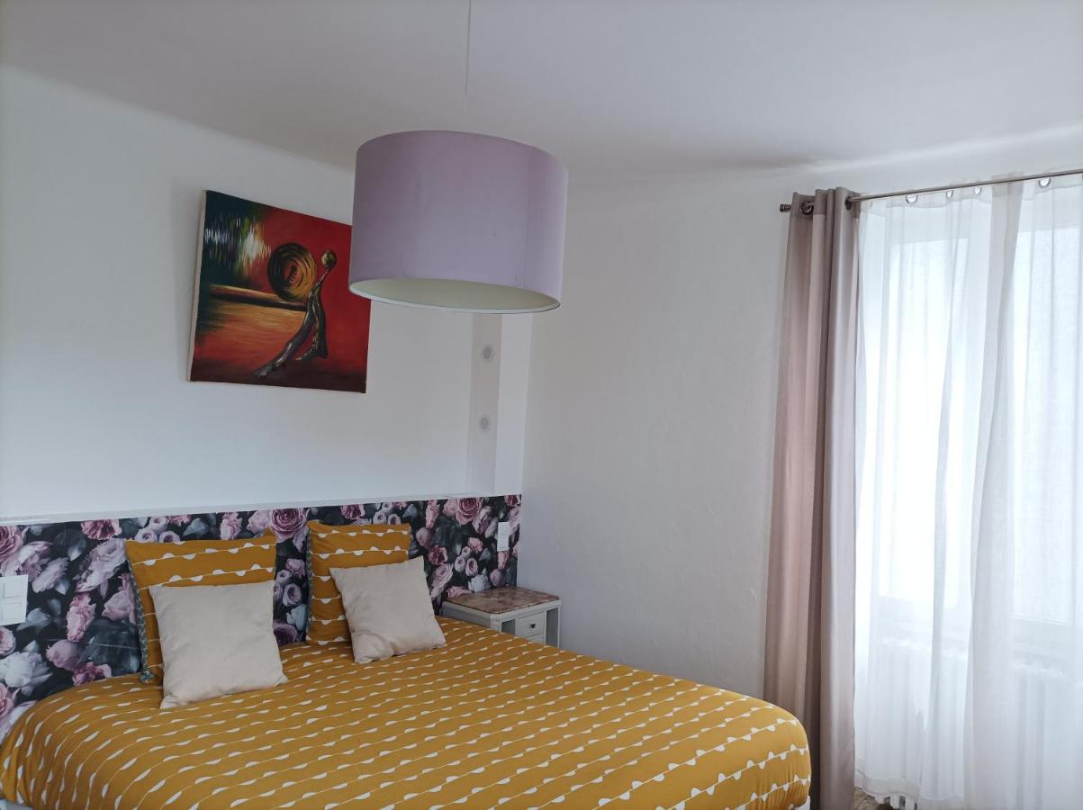 Le Relais Des Roses- Chambres D'Hotes Vatan Zewnętrze zdjęcie