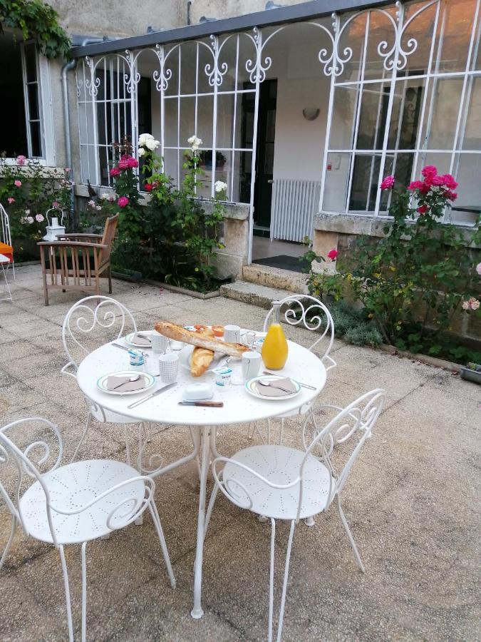 Le Relais Des Roses- Chambres D'Hotes Vatan Zewnętrze zdjęcie