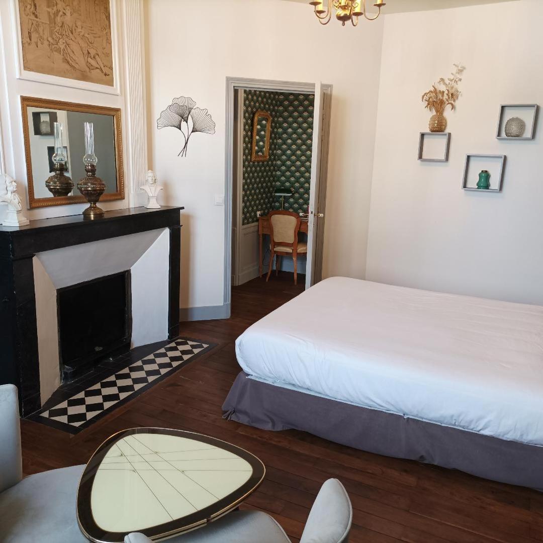 Le Relais Des Roses- Chambres D'Hotes Vatan Zewnętrze zdjęcie