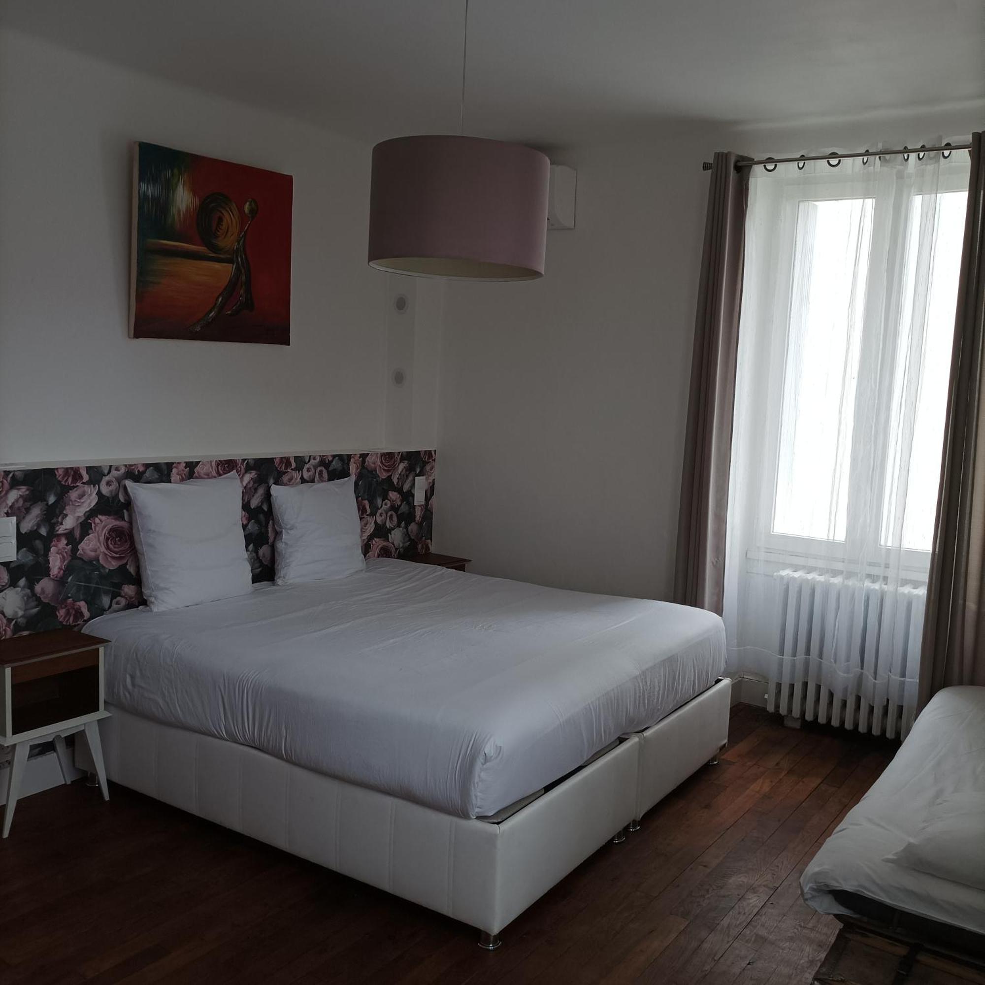Le Relais Des Roses- Chambres D'Hotes Vatan Zewnętrze zdjęcie
